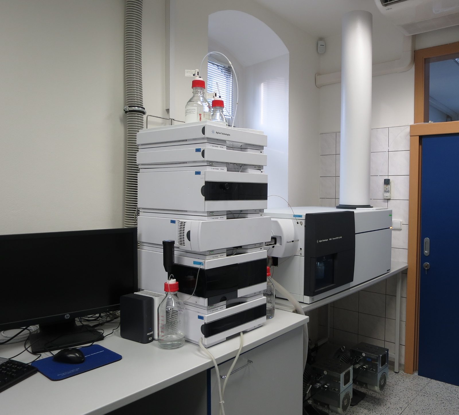 LC-QTOF mass spectrometer instrument stack used to run VeroMass's three verification gates